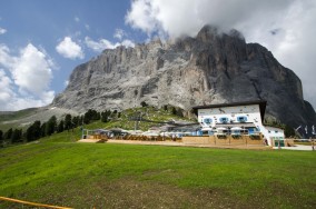 Emilio Comici Mountain Hut