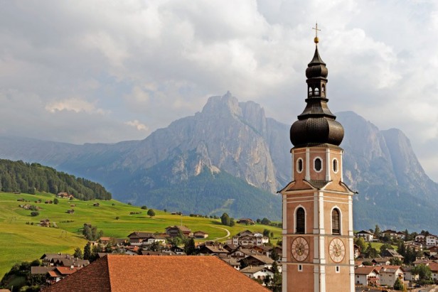 Castelrotto - Un Tesoro Alpino tra Natura e Turismo
