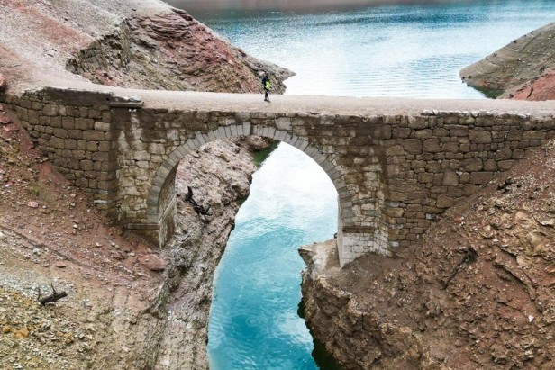 I ponti sommersi al Lago di Santa Giustina